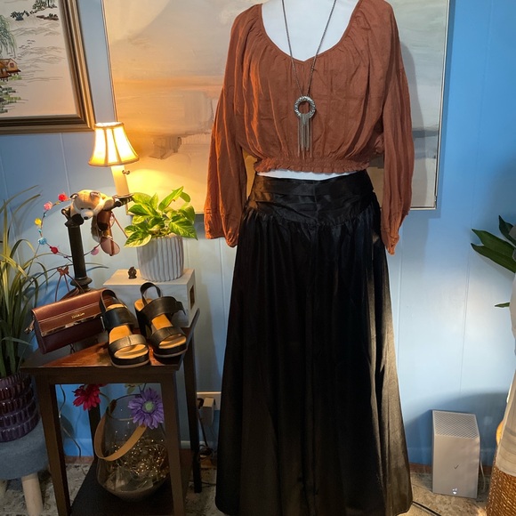 Universal Thread Rust Blouse - Picture 2 of 8